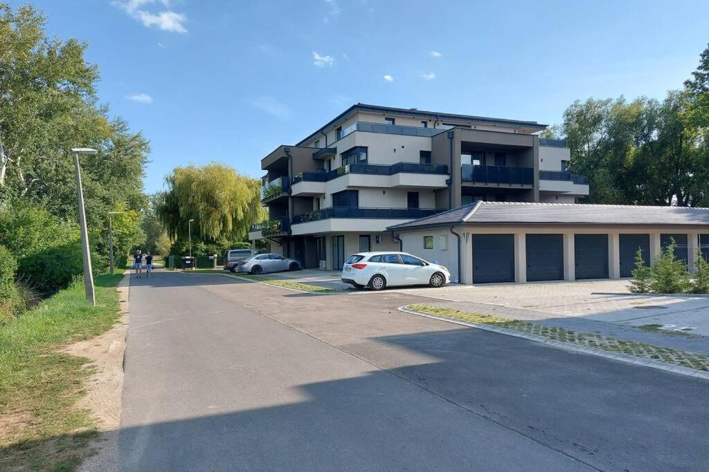 Petit Paul Apartman Кестхей Экстерьер фото